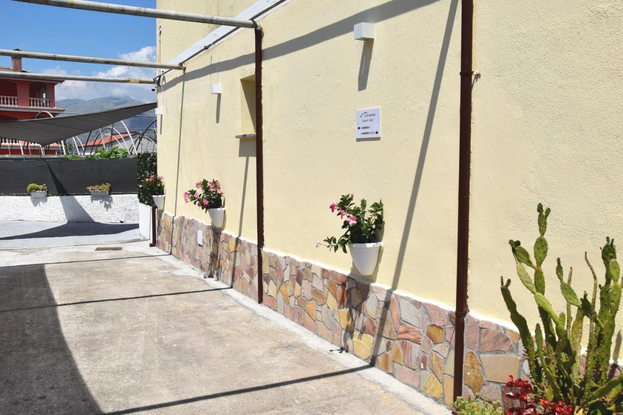 B&B Il Tirreno Cipollina ภายนอก รูปภาพ